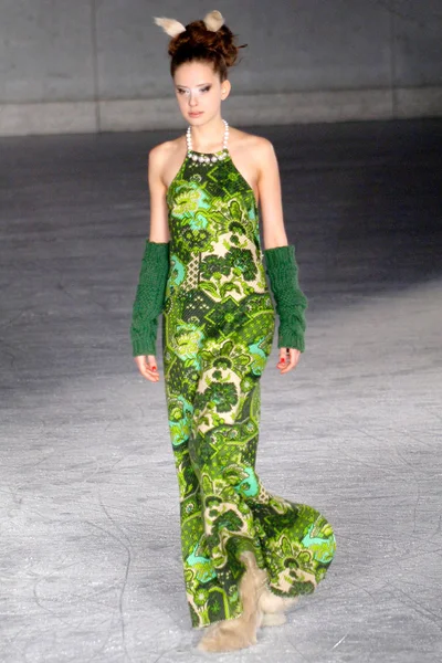 Look 18